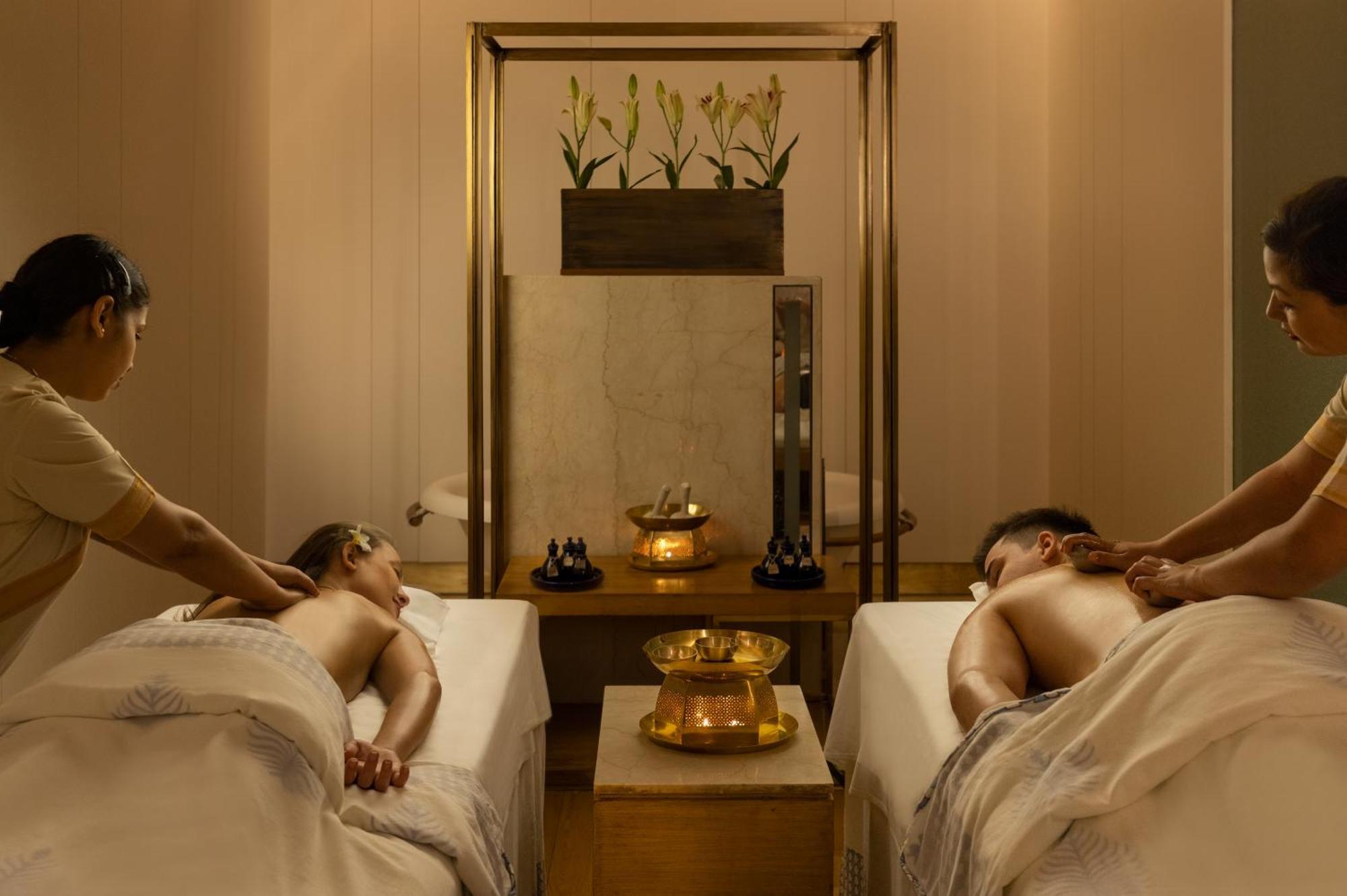 Trident Nariman Point Hotel Bombay Eksteriør billede A spa treatment